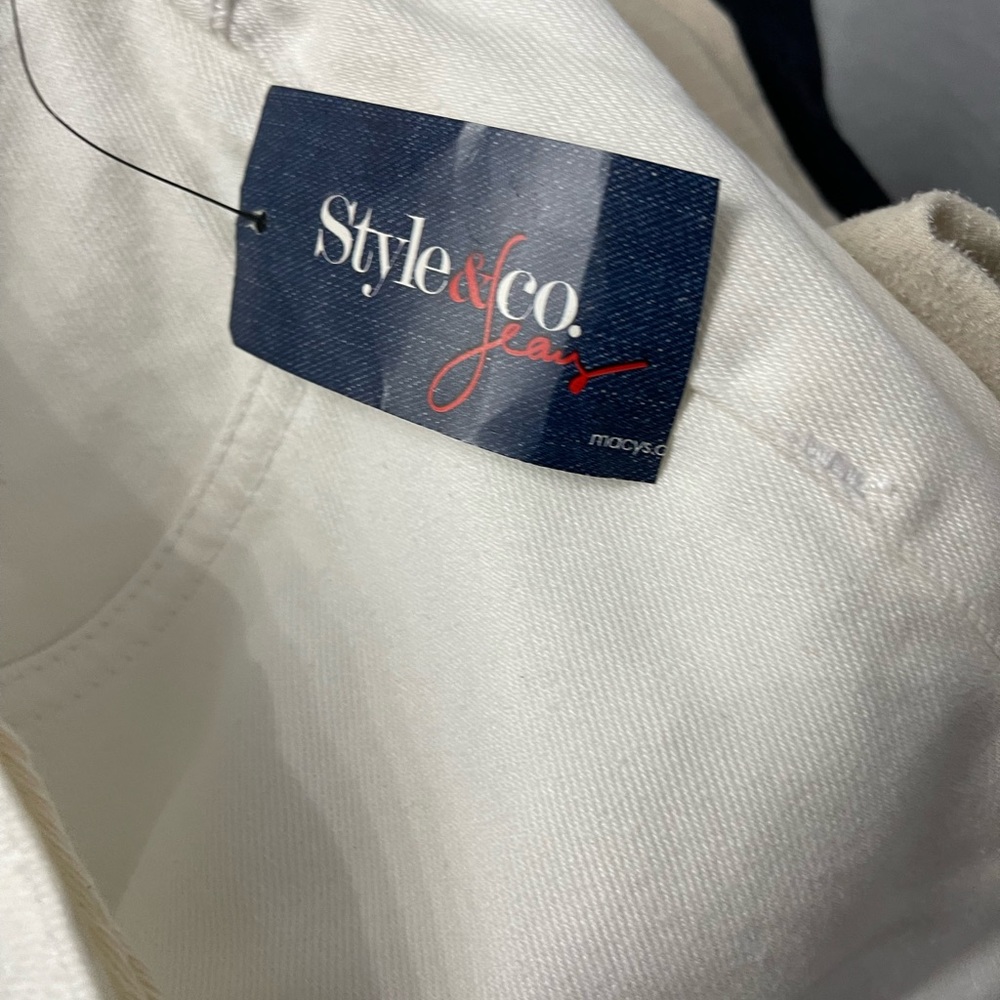 Style & Co  White Jeans Easy Fit          Size 16 - Picture 9 of 14